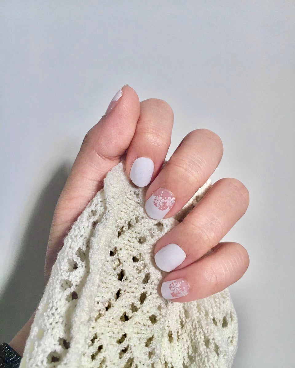 Snowflake - prettypokenails