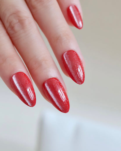 Scarlet Cateye In Short Almond (Press-On Nails)