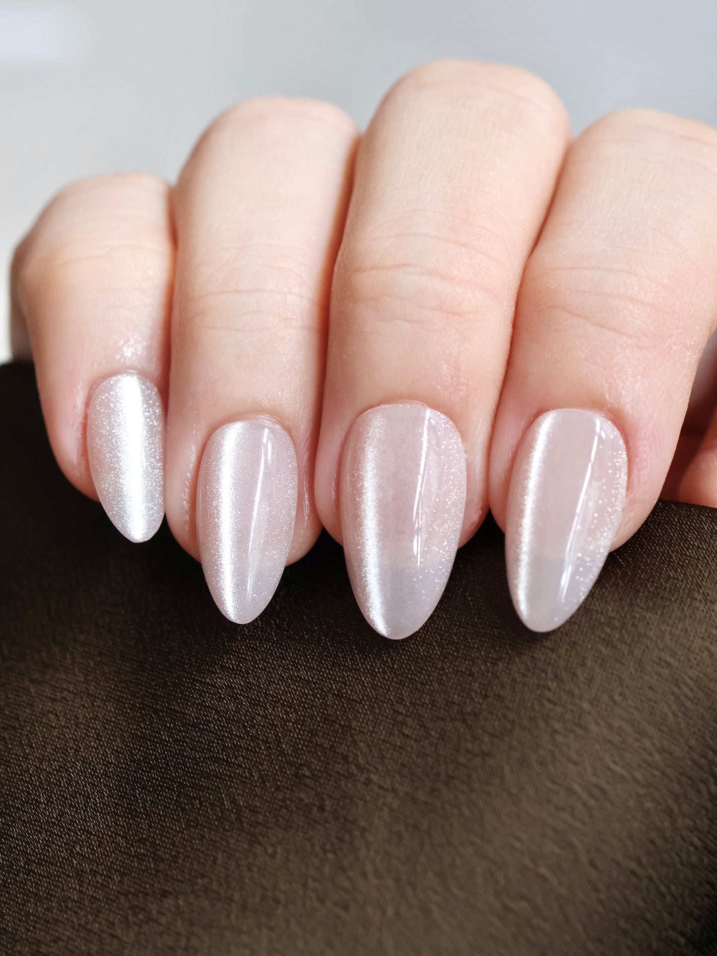 Halo White Nude Cateye In Short Almond (Press-On Nails)